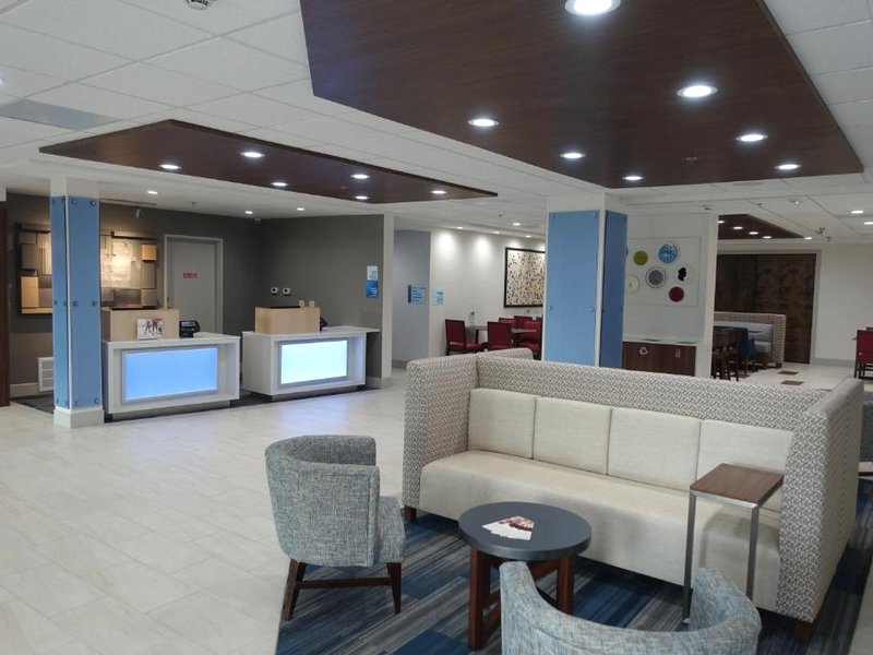Holiday Inn Express & Suites Brentwood By IHGの写真
