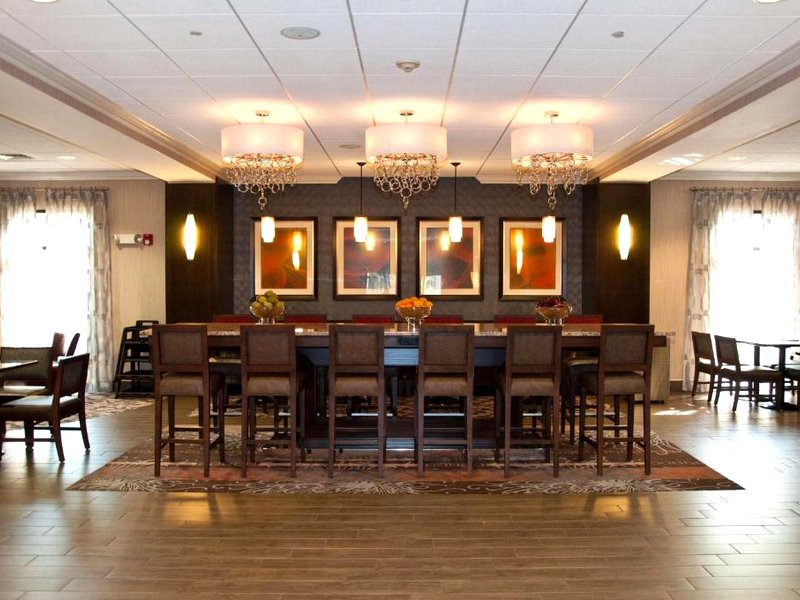 ハンプトン イン ドイルズタウン (Hampton Inn Doylestown)の写真