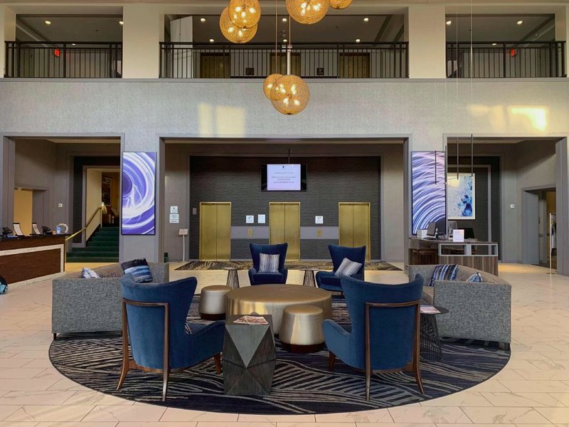 DoubleTree Suites by Hilton & Conf Ctr Chicago-Downers Groveの写真