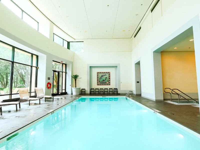 DoubleTree Suites by Hilton & Conf Ctr Chicago-Downers Groveの写真