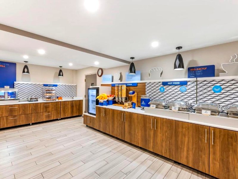 Holiday Inn Express Chicago-Downers Grove By IHGの写真