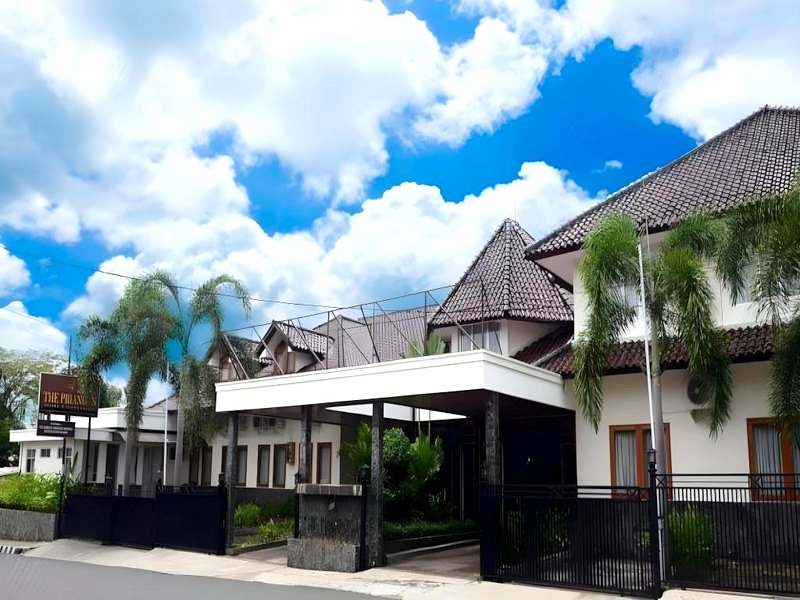 ザ プリアンガン ホテル I ヨス スダルソ (The Priangan Hotel I Yos Sudarso)の写真