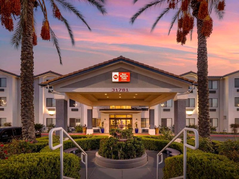 Best Western Plus Lake Elsinore Inn & Suitesの写真