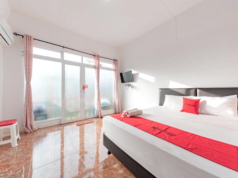 レッドドアーズ リゾート スヤリア @ ジャヤ ティルタ アバディ (RedDoorz Resort Syariah @ Jaya Tirta Abadi)の写真
