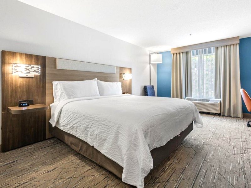 Holiday Inn Express Hotel & Suites Starkville By IHGの写真