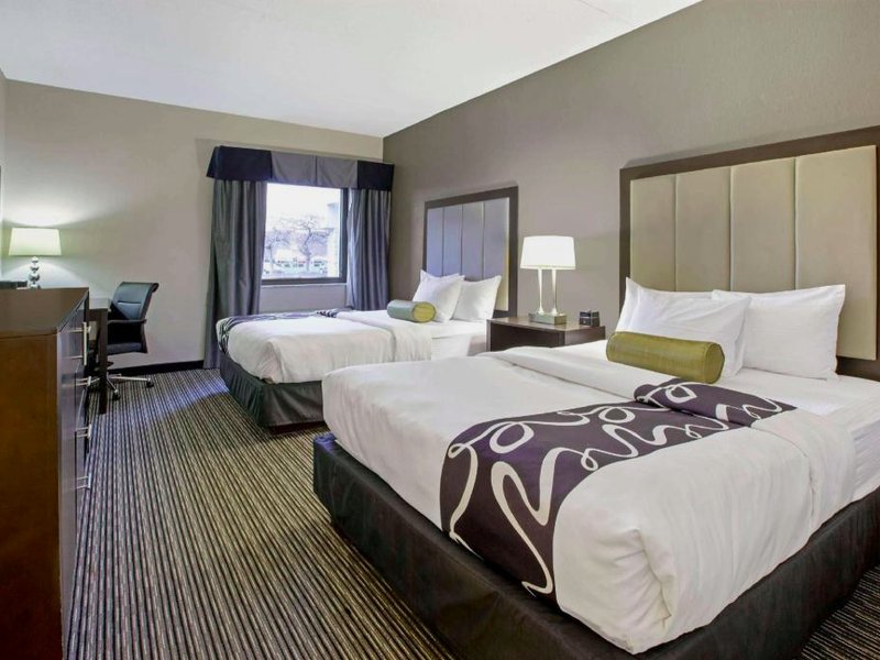 ラ キンタ イン&スイーツ バイ ウィンダム デトロイト メトロ エアポート (La Quinta Inn & Suites by Wyndham Detroit Metro Airport)の写真