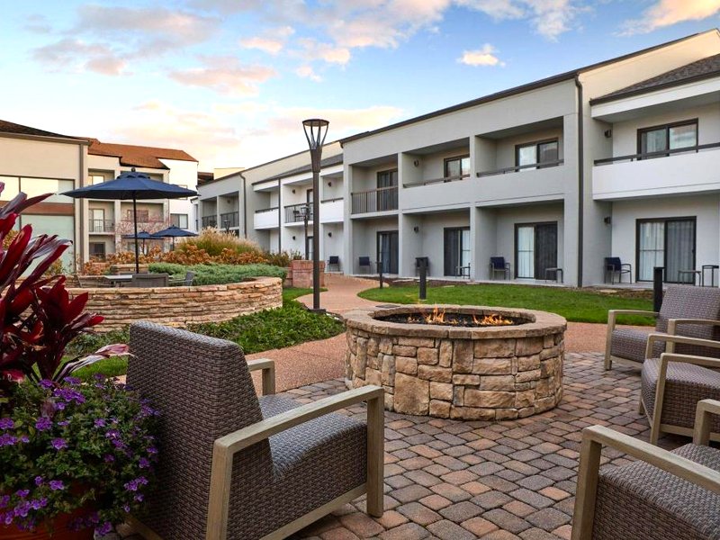 コートヤード セントルイス クリーヴ コウー (Courtyard St. Louis Creve Coeur)の写真