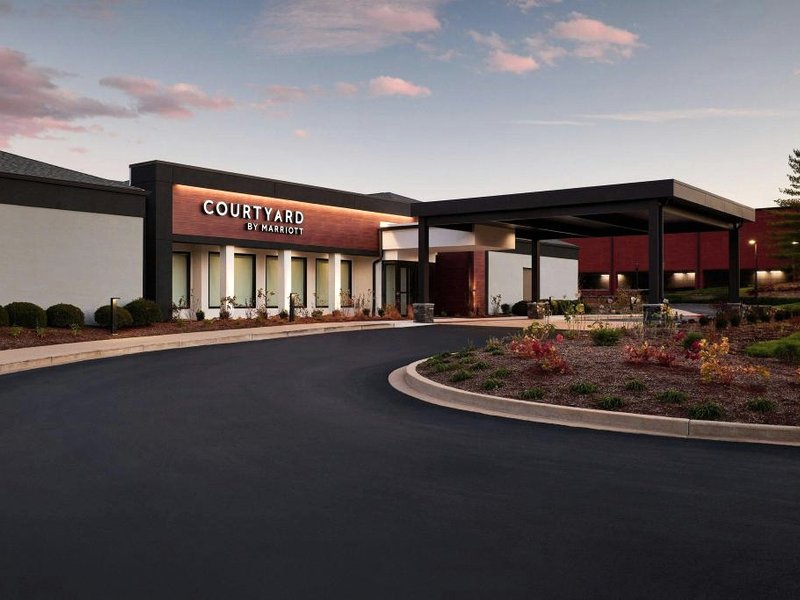 コートヤード セントルイス クリーヴ コウー (Courtyard St. Louis Creve Coeur)の写真