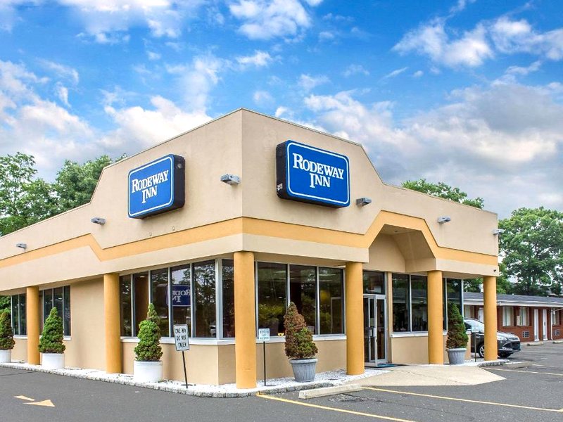 ロードウェイ イン マッカーサーエアポート (Rodeway Inn MacArthur Airport)の写真