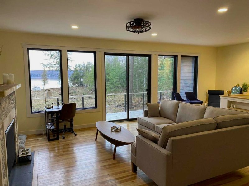 Torch Lake Blue 4BDR Beachfront House ➠ 2364の写真