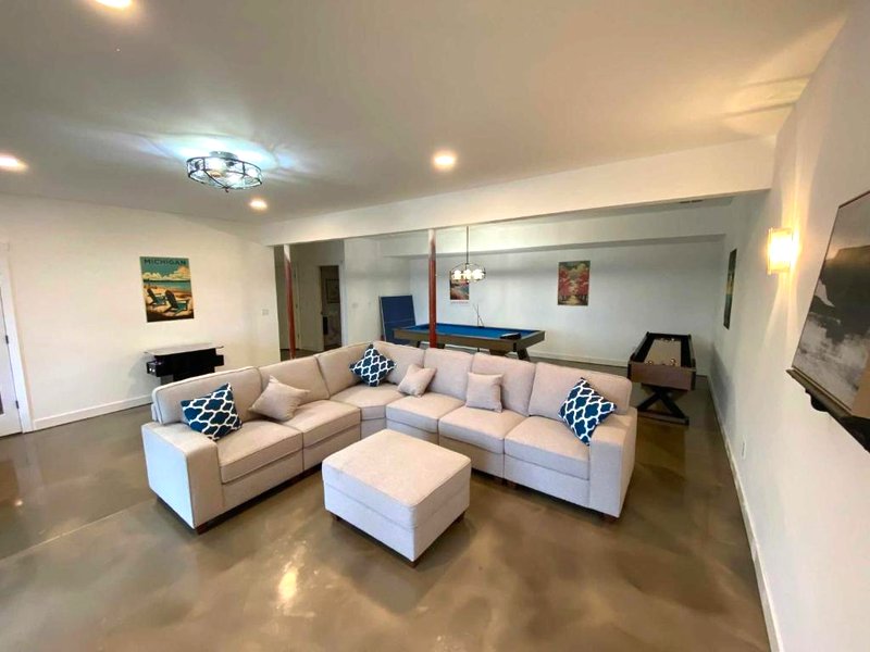 Torch Lake Blue 4BDR Beachfront House ➠ 2364の写真
