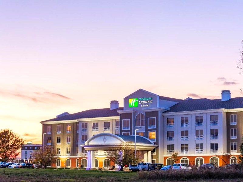 Holiday Inn Express Rockford-Loves Park By IHGの写真