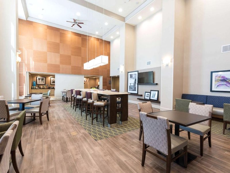 Hampton Inn & Suites Hartford-Manchesterの写真