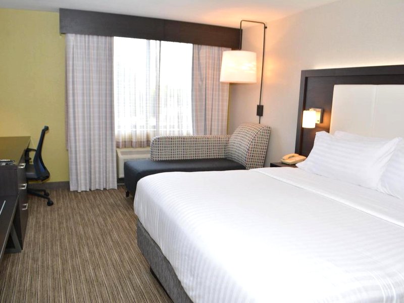 Holiday Inn Express & Suites Waterville - North By IHGの写真