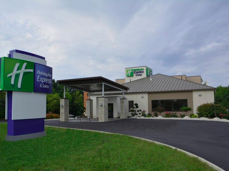 Holiday Inn Express & Suites Waterville - North By IHGの写真