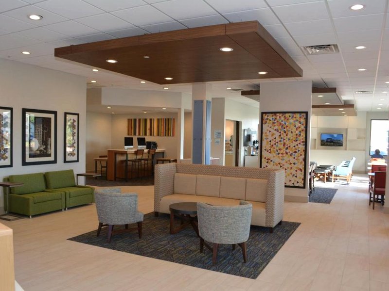 Holiday Inn Express & Suites Waterville - North By IHGの写真