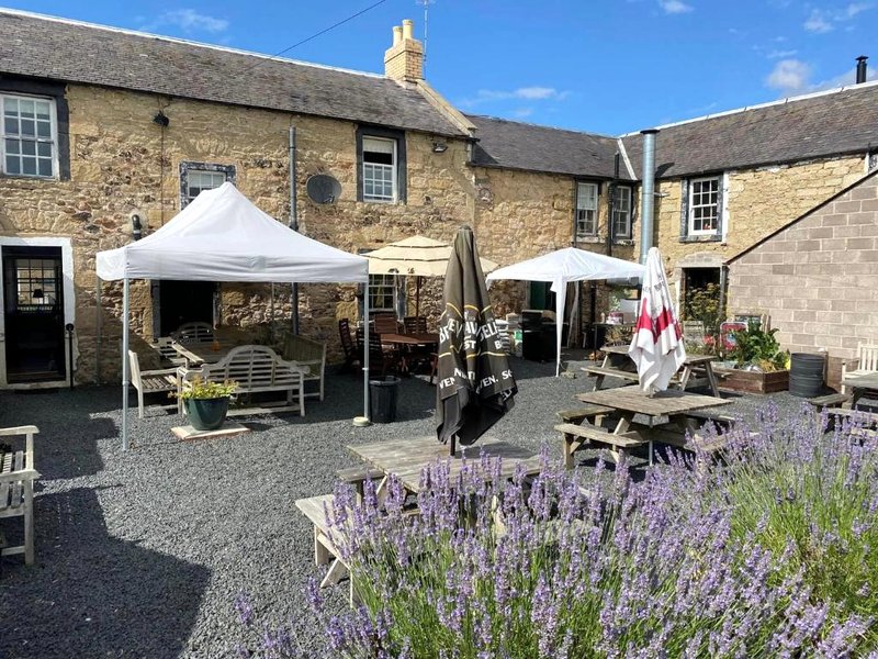 The Plough Inn Leitholmの写真