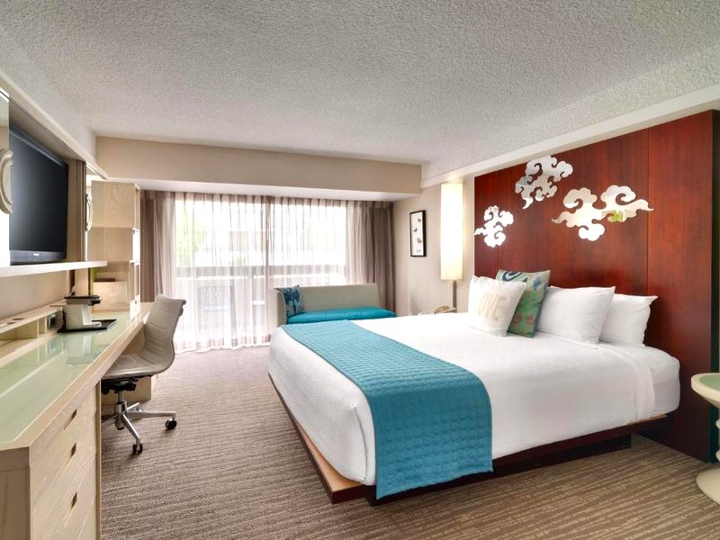 アトリウム ホテル アット オレンジ カウンティ エアポート (Atrium Hotel At Orange County Airport)の写真