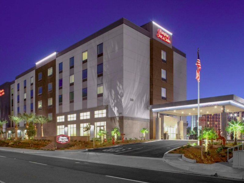ハンプトン イン & スイーツ アーバイン-オレンジ カウンティ エアポート (Hampton Inn & Suites Irvine-Orange County Airport)の写真