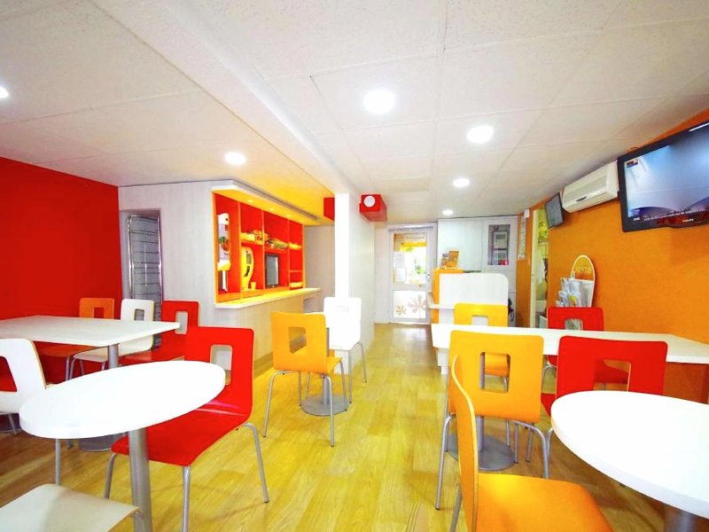 プルミエール クラッセ セント クエンティン (Premiere Classe Saint Quentin)の写真