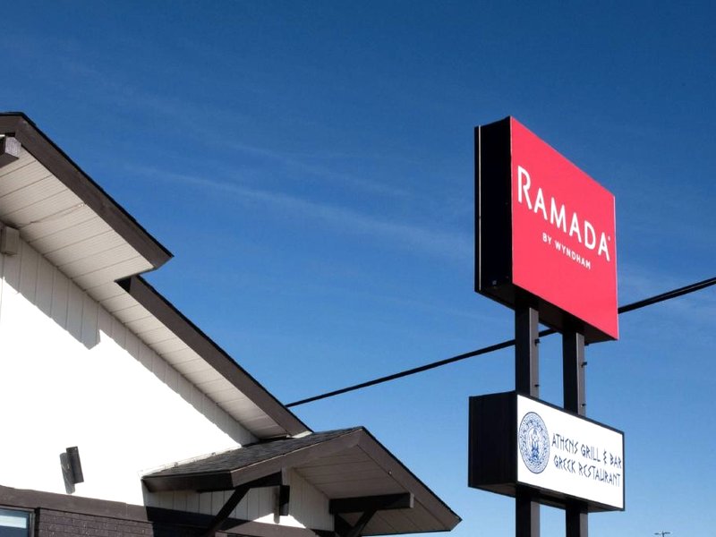 Ramada by Wyndham Dawson Creekの写真