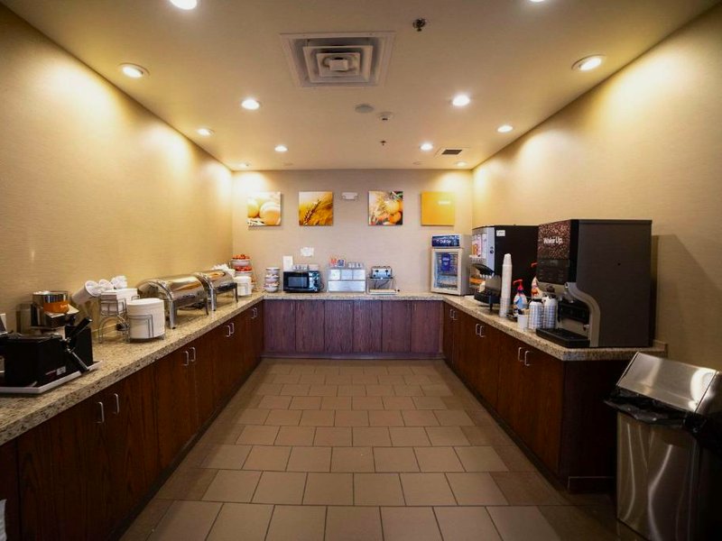 コンフォート スイーツ ユニバーシティ (Comfort Suites University)の写真