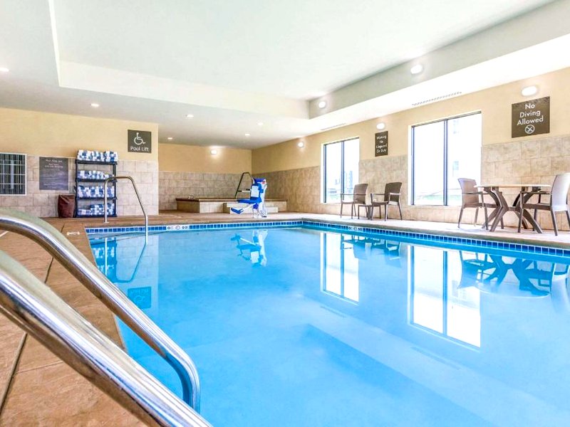 コンフォート スイーツ ユニバーシティ (Comfort Suites University)の写真
