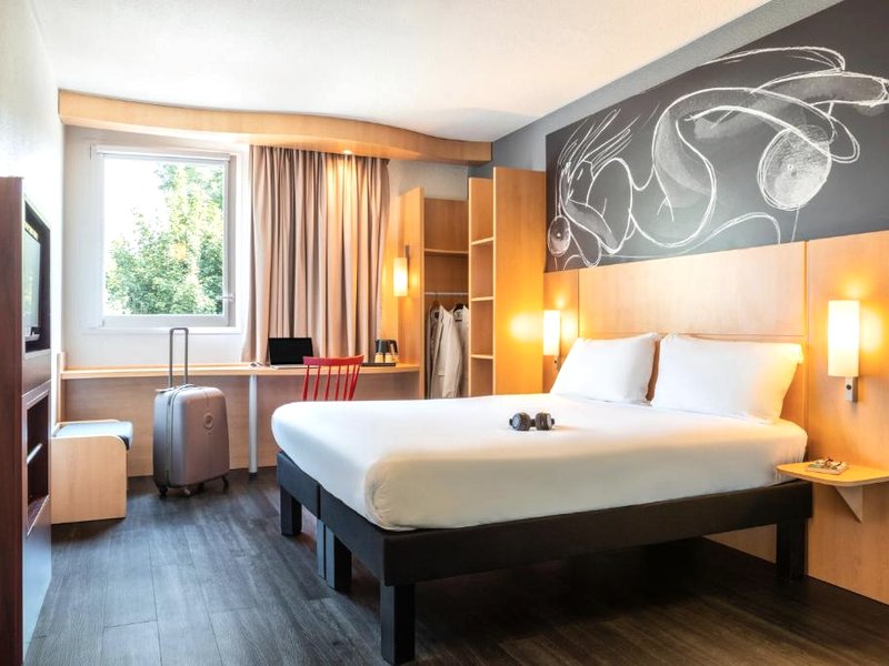 イビス パリ ムードン ヴェリツィ (ibis Paris Meudon Velizy)の写真