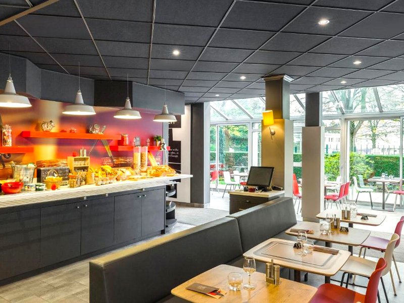 イビス パリ ムードン ヴェリツィ (ibis Paris Meudon Velizy)の写真
