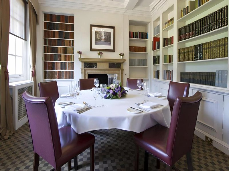 Warbrook Houseの写真