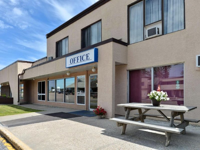 Canadas Best Value Inn Whitecourtの写真