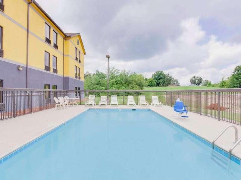 スーパー 8 バイ ウインダム クロスビル TN (Super 8 By Wyndham Crossville Tn)の写真