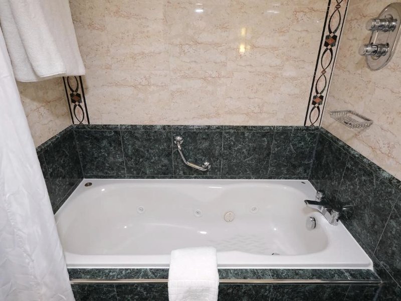 クラウンプラザ リバプール ジョンレノンエアポート バイ IHG (Crowne Plaza Liverpool - John Lennon Airport By IHG)の写真