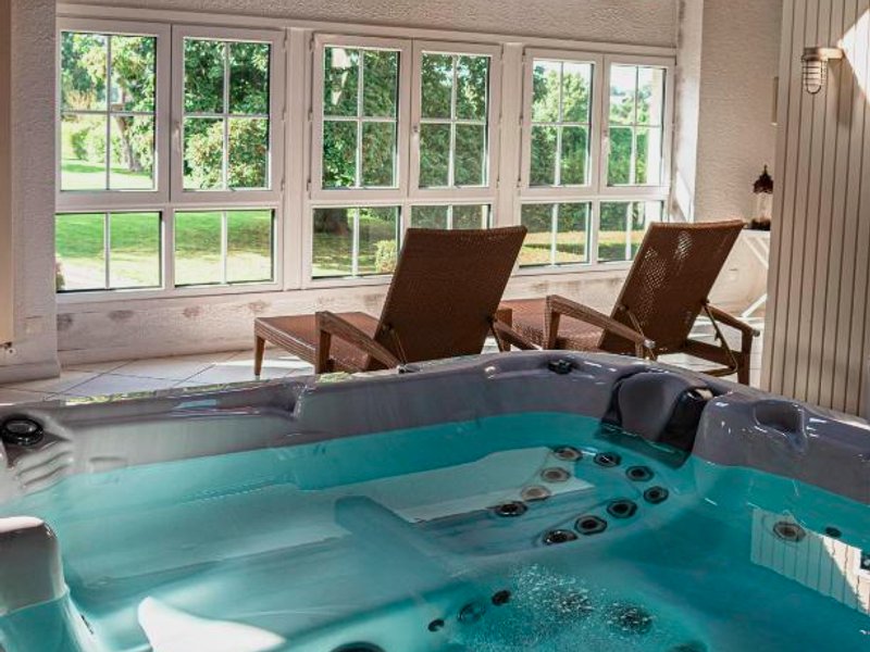 Grand Hôtel "Château de Sully" - Piscine & Spa -Teritoria (Grand Hotel "Chateau de Sully" - Piscine & Spa -Teritoria)の写真