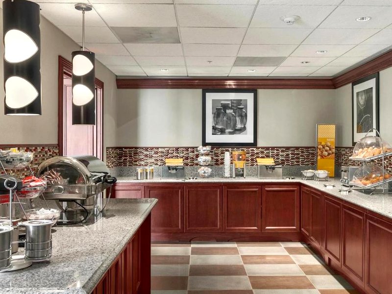 ハンプトン イン&スイーツ クリーブランド ビーチウッド (Hampton Inn & Suites Cleveland-Beachwood)の写真