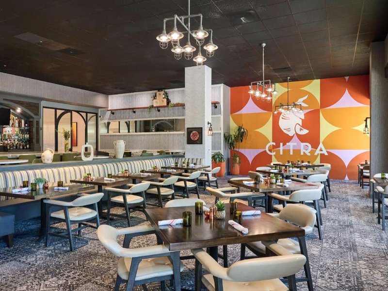 Hotel Zessa Santa Ana – a DoubleTree by Hiltonの写真