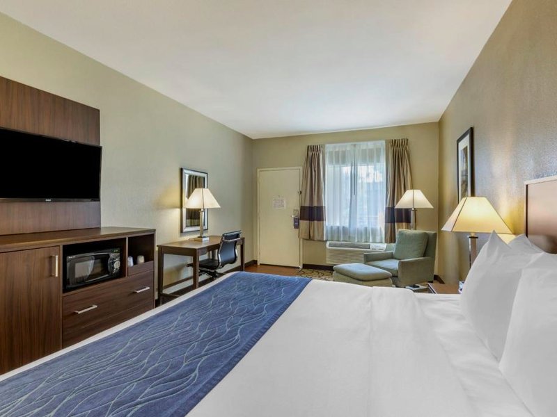 コンフォート イン&スイーツ オレンジ カウンティ ジョン ウェイン エアポート (Comfort Inn & Suites Orange County John Wayne Airport)の写真