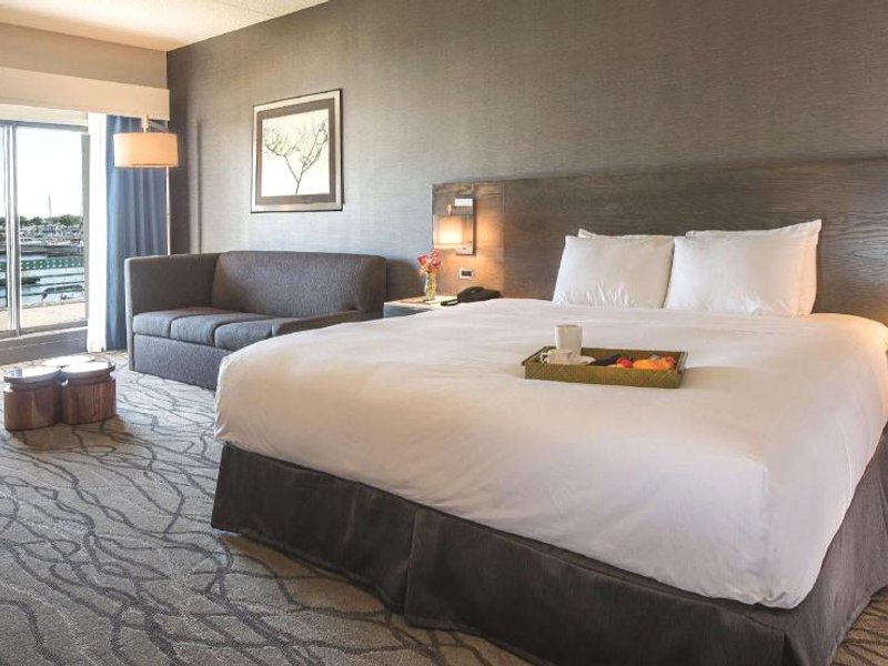 ダブルツリー バイ ヒルトン ホテル ラシーン ハーバーウォーク (DoubleTree by Hilton Hotel Racine Harbourwalk)の写真
