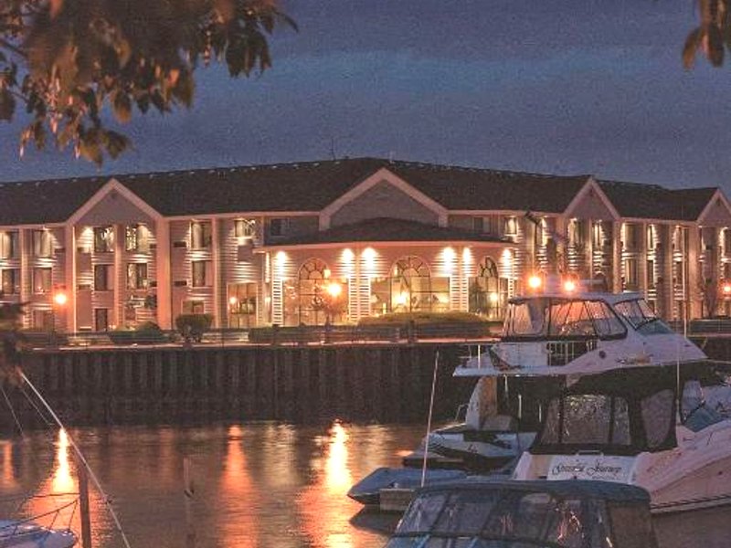 ダブルツリー バイ ヒルトン ホテル ラシーン ハーバーウォーク (DoubleTree by Hilton Hotel Racine Harbourwalk)の写真