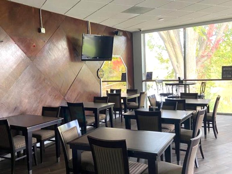 トラベロッジ バイ ウィンダム ウォーターズ エッジ ホテル レーシン (Travelodge by Wyndham Water’s Edge Hotel  Racine)の写真
