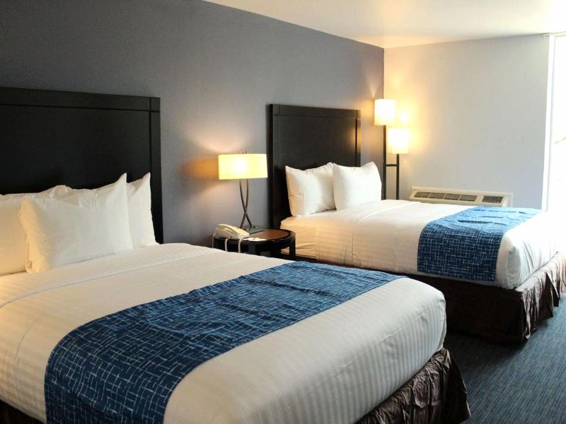トラベロッジ バイ ウィンダム ウォーターズ エッジ ホテル レーシン (Travelodge by Wyndham Water’s Edge Hotel  Racine)の写真