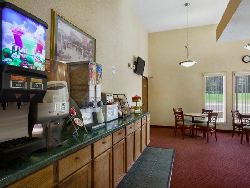 トラベロッジ ラ ポルト ミシガン シティ エリア (Travelodge by Wyndham La Porte/Michigan City Area)の写真