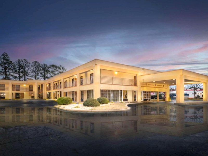デイズ イン バイ ウィンダム アトランタ ストーン マウンテン (Days Inn by Wyndham Atlanta Stone Mountain)の写真