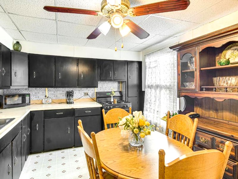 Bethlehem Home with Patio and Amazing Sunset Views!の写真