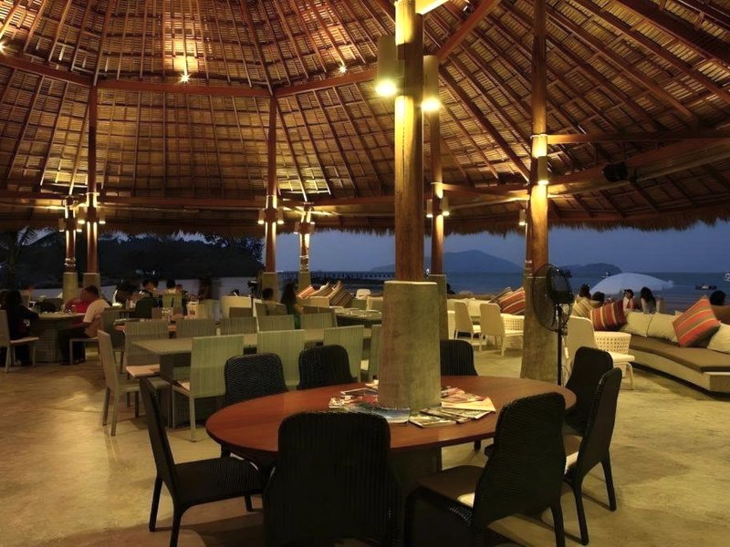 ザ ブルー スカイ リゾート @ コ パヤム (The Blue Sky Resort@ Koh Payam)の写真