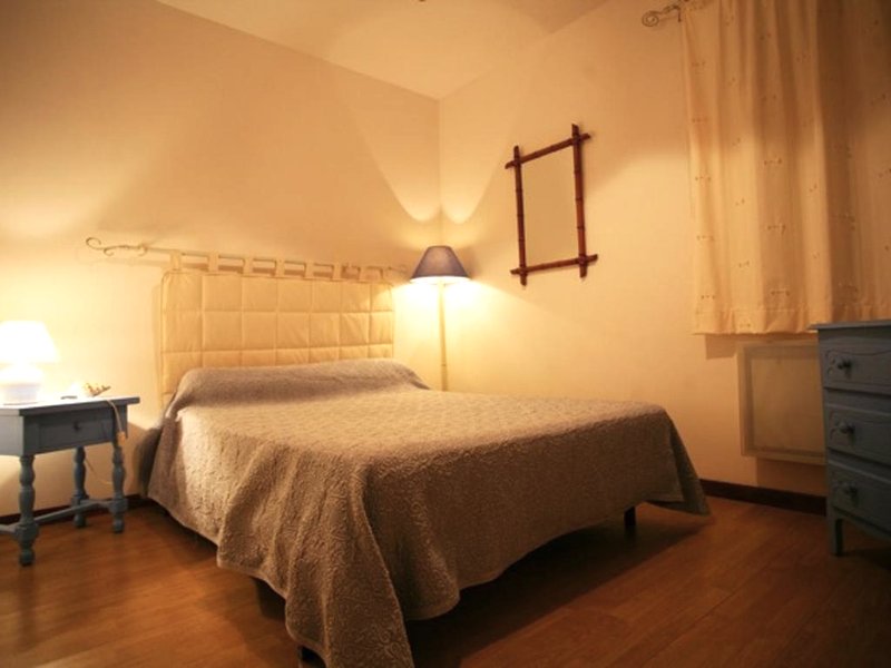 Charmant gite au chateau renove, parc prive, 2 chambres, proche Nevers et circuit Magny Court - FR-1の写真