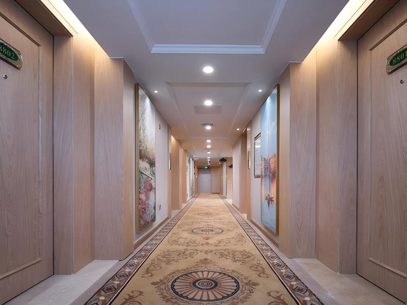 Vienna Hotel Guizhou Renhuai Guojiu Avenue Maotai Hospitalの写真