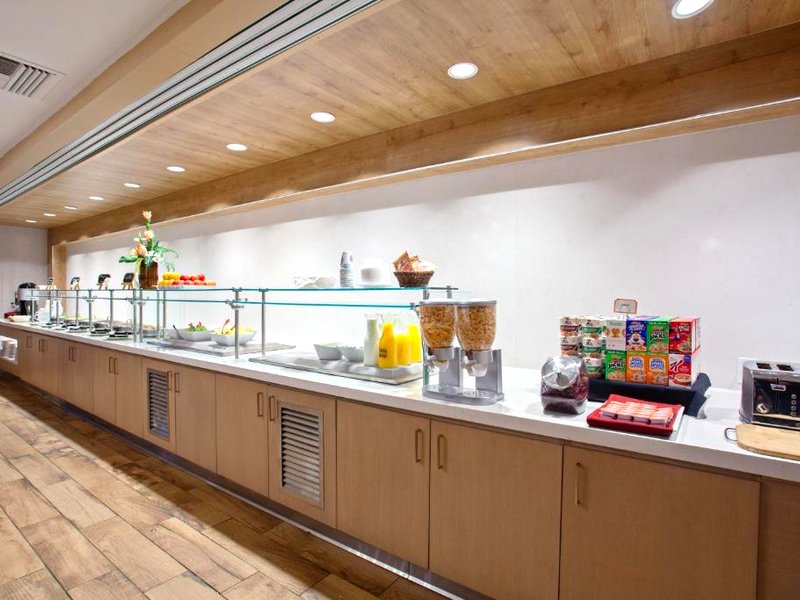 クラウンプラザ シリコンバレー ノース ユニオンシティ バイ IHG (Crowne Plaza Silicon Valley North - Union City By IHG)の写真