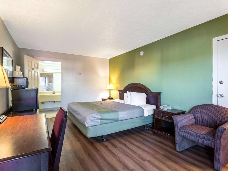 Americas Best Value Inn Edgewoodの写真