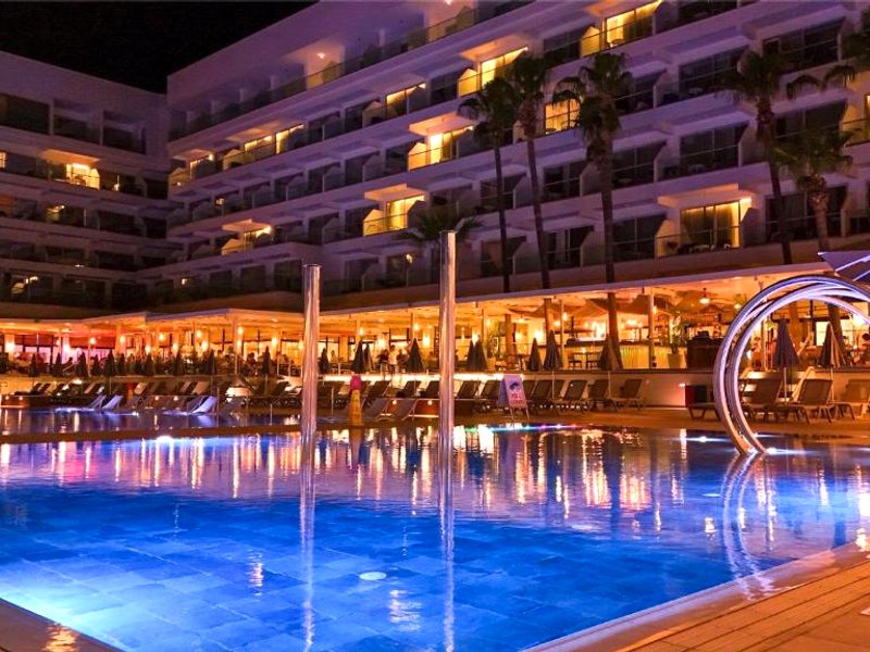 Cavo Maris Beach Hotelの写真